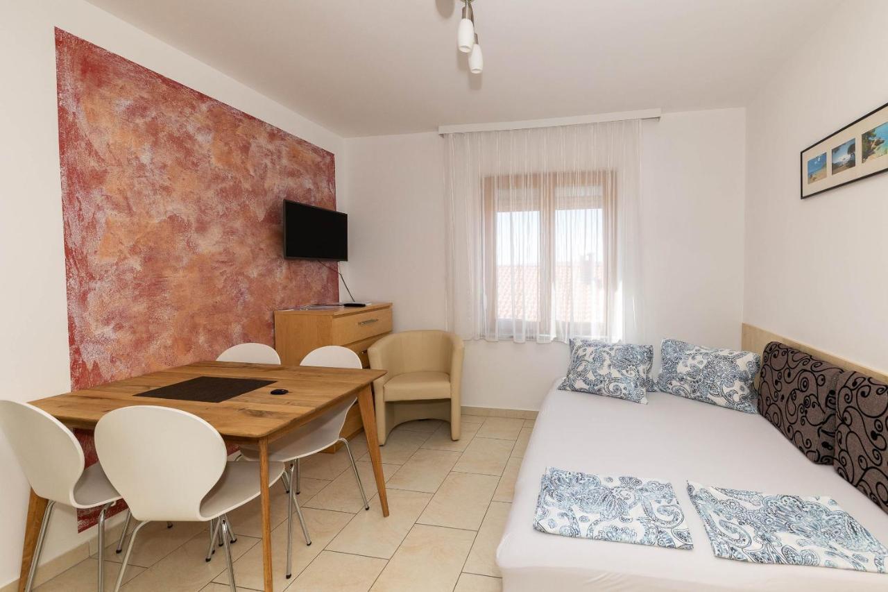 Apartmani Dea Crikvenica Esterno foto