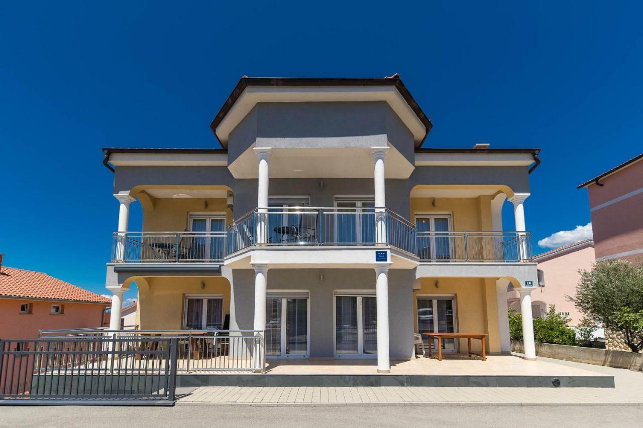 Apartmani Dea Crikvenica Esterno foto